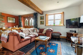 HIGH TREES BYRE - Two bed Cottage with Log Burner & Incredible Views